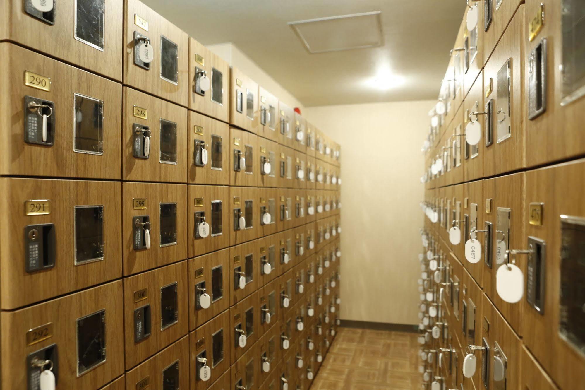 Shinjuku Kuyakusho-Mae Capsule Hotel Τόκιο Εξωτερικό φωτογραφία